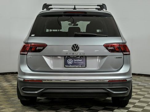 Certified 2024 Volkswagen Tiguan SE w/ Panoramic Sunroof Package image 6