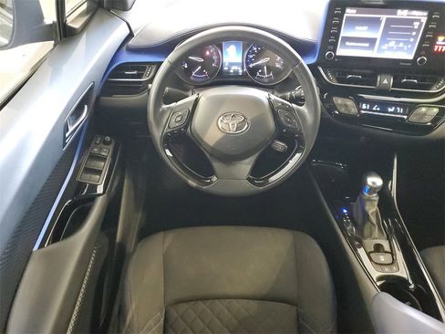 Used 2021 Toyota C-HR XLE image 10