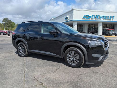 Used 2024 Nissan Pathfinder SV AWD/4WD image 1