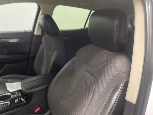 Used 2023 Buick Envision Preferred image 13