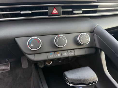 New 2026 Hyundai Elantra SE image 19