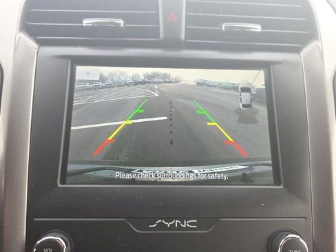 Used 2020 Ford Fusion SE image 27