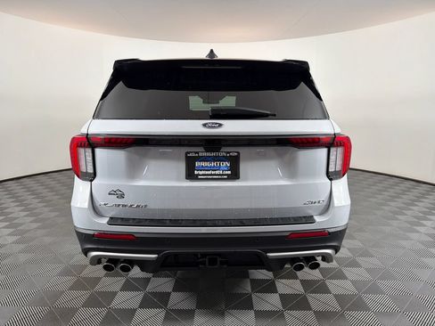 Used 2025 Ford Explorer Platinum w/ Ultimate Package AWD/4WD image 4