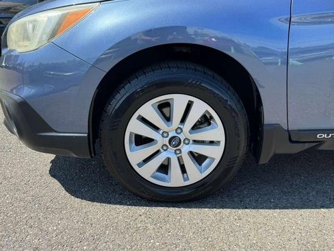 Used 2016 Subaru Outback 2.5i Premium AWD/4WD image 11