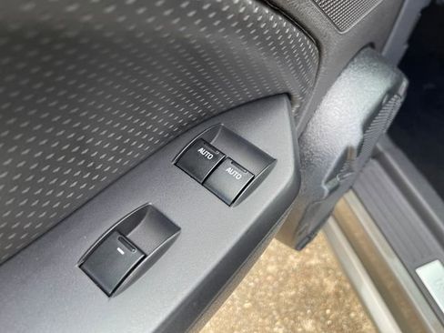 Used 2005 Ford Mustang GT RWD image 11