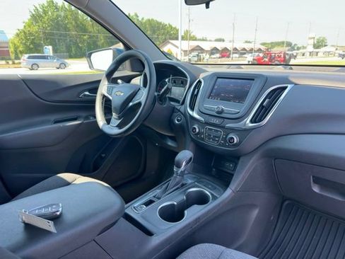 Used 2024 Chevrolet Equinox LT FWD image 8
