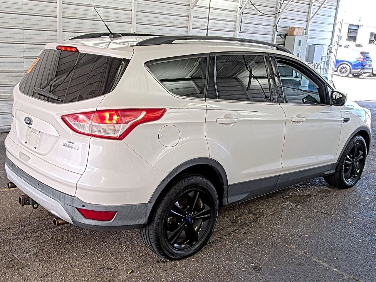 Used 2014 Ford Escape SE w/ Equipment Group 201A FWD image 3