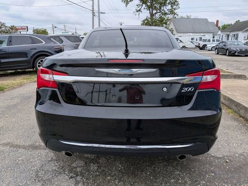 Used 2011 Chrysler 200 Limited FWD image 16
