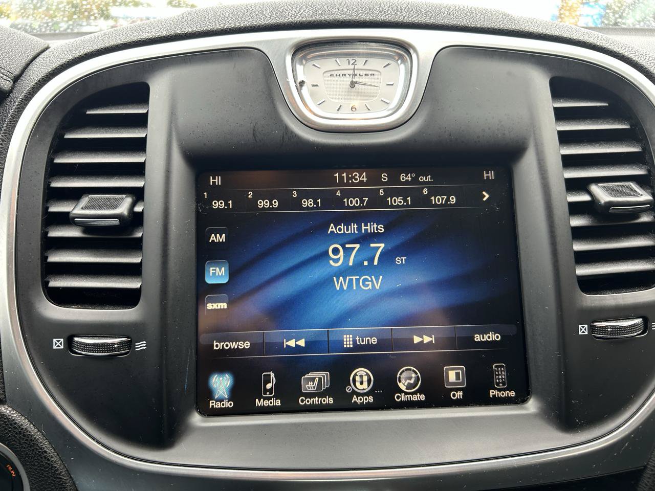 Used 2016 Chrysler 300 Limited AWD/4WD image 22