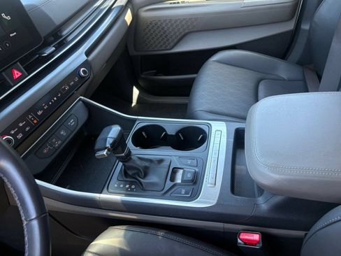 Used 2026 Kia Carnival FWD image 44