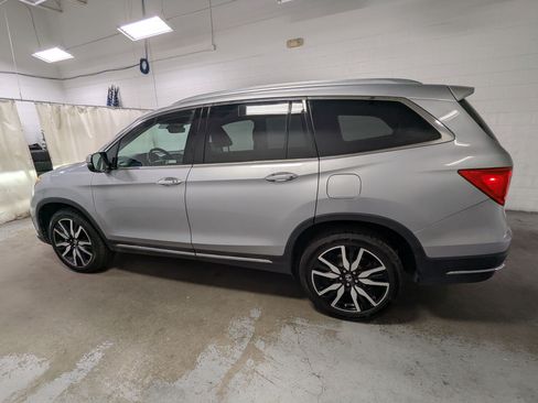 Used 2019 Honda Pilot Touring image 10