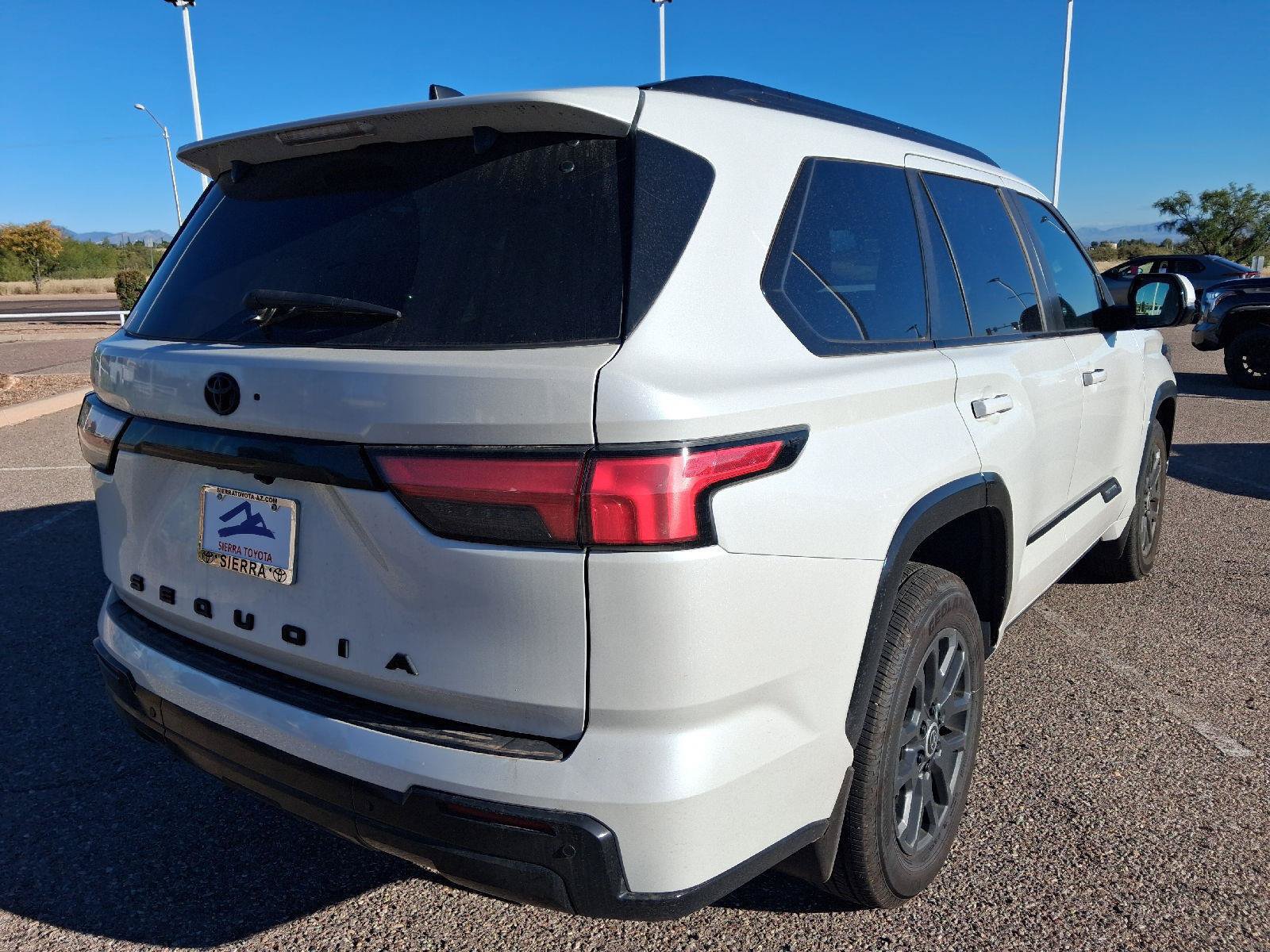 Used 2024 Toyota Sequoia Platinum AWD/4WD image 5