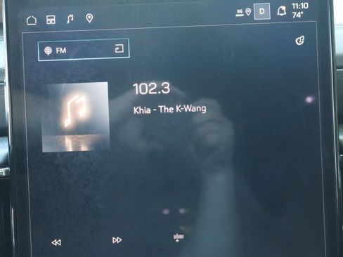 Used 2025 GMC Yukon Denali w/ Denali Reserve Package image 32