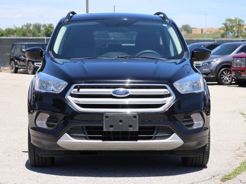 Used 2018 Ford Escape SE w/ SE Sync 3 Package AWD/4WD image 2