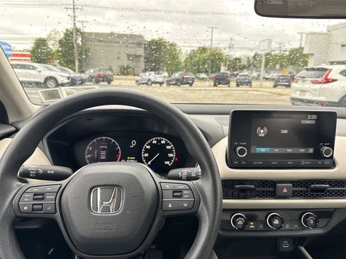 Used 2023 Honda HR-V LX image 11