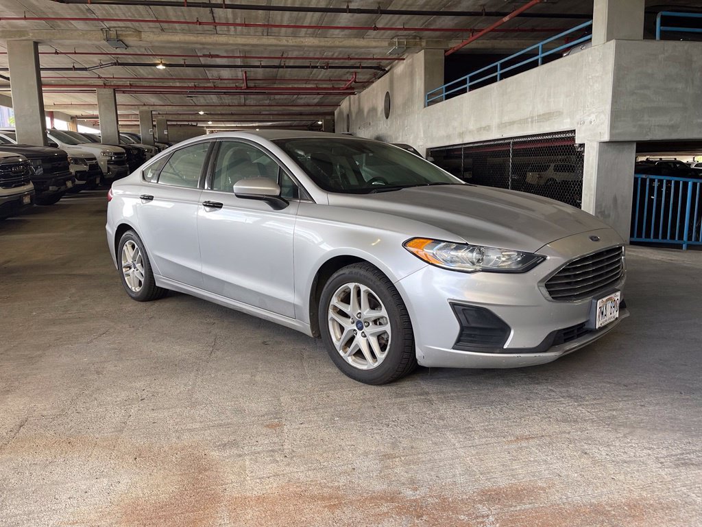 Used 2019 Ford Fusion SE FWD image 2