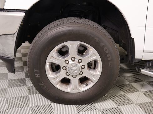 Used 2024 RAM 3500 Big Horn AWD/4WD image 16