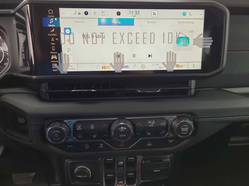 New 2026 Jeep Wrangler Unlimited Rubicon w/ Technology Group image 24