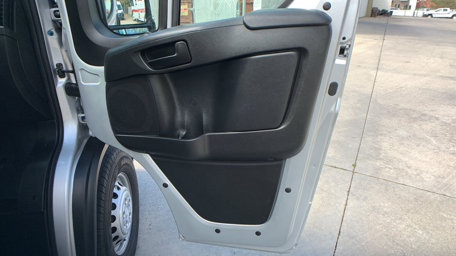Used 2024 RAM ProMaster 2500 w/ Convenience Group FWD image 19