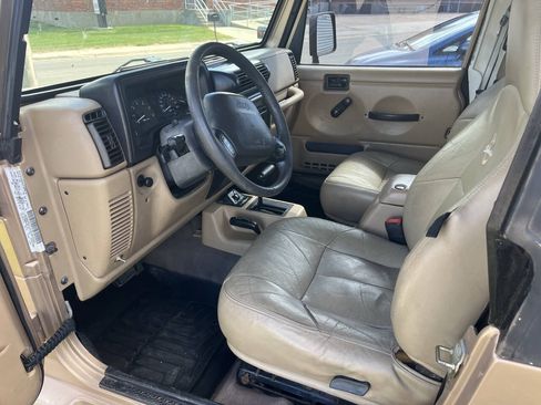Used 1999 Jeep Wrangler Sahara AWD/4WD image 10