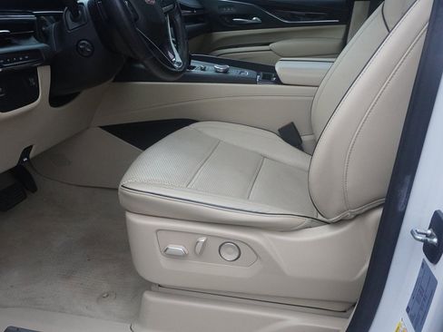 Used 2021 Cadillac Escalade ESV Premium Luxury image 33