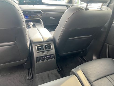 Used 2026 MAZDA CX-90 Plug-In Hybrid w/ Preferred AWD/4WD image 29