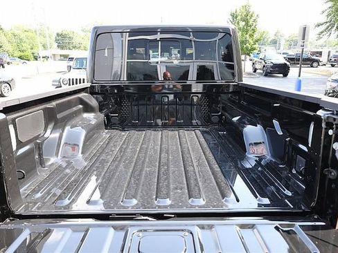 New 2025 Jeep Gladiator Sport image 9
