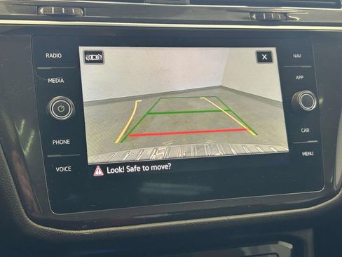 Used 2023 Volkswagen Tiguan SEL R-Line AWD/4WD image 30