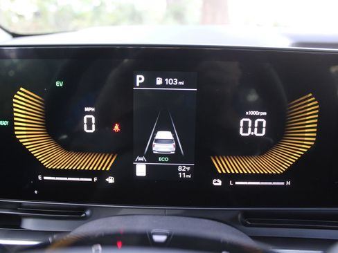 New 2026 Kia Carnival EX FWD image 36