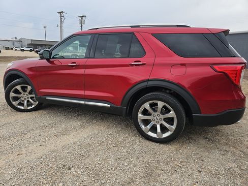 Used 2020 Ford Explorer Platinum w/ Premium Technology Package image 7