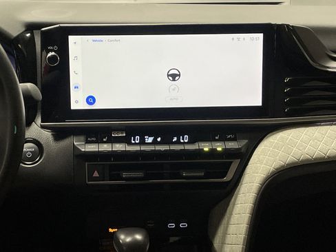 Used 2025 Toyota Camry XLE FWD image 31