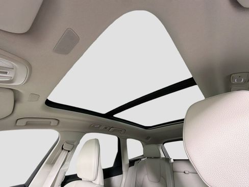 Certified 2023 Volvo XC60 B5 Plus w/ Protection Package Premier image 23