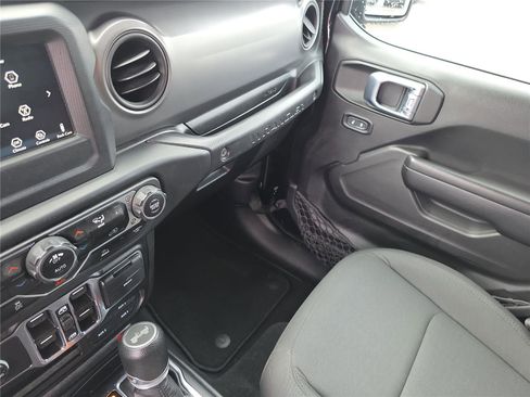 Used 2021 Jeep Wrangler Unlimited Sport image 26