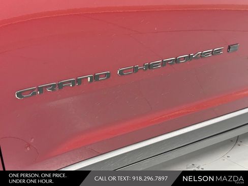 Used 2023 Jeep Grand Cherokee Altitude AWD/4WD image 15
