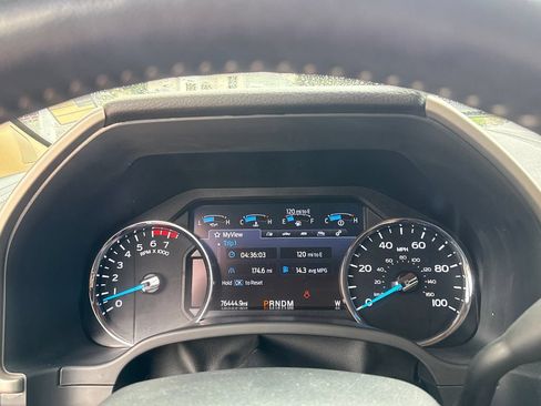 Used 2022 Ford F250 Lariat w/ Lariat Ultimate Package AWD/4WD image 16