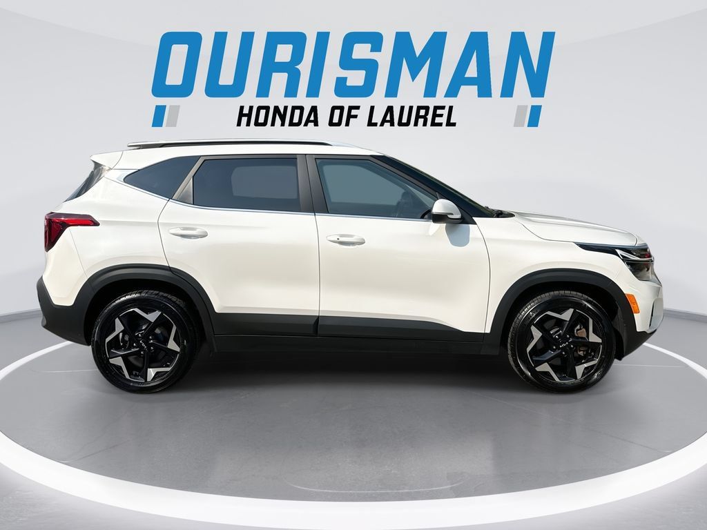 Used 2024 Kia Seltos EX AWD/4WD image 9