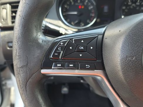 Used 2019 Nissan Rogue S FWD image 16