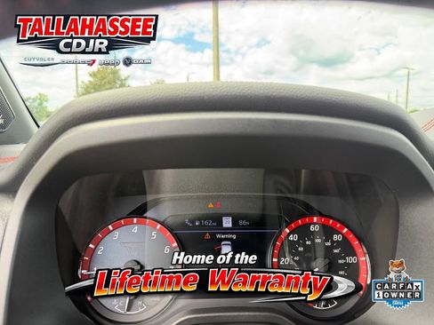 Used 2023 Nissan Titan PRO-4X w/ Pro-4x Convenience Package AWD/4WD image 19