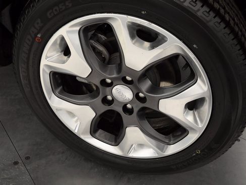 Used 2020 Jeep Compass Limited image 11