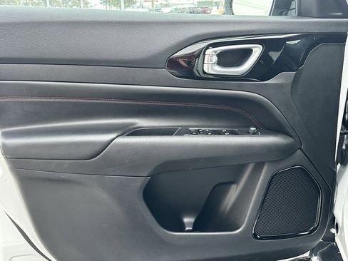 Used 2023 Jeep Compass Trailhawk image 10