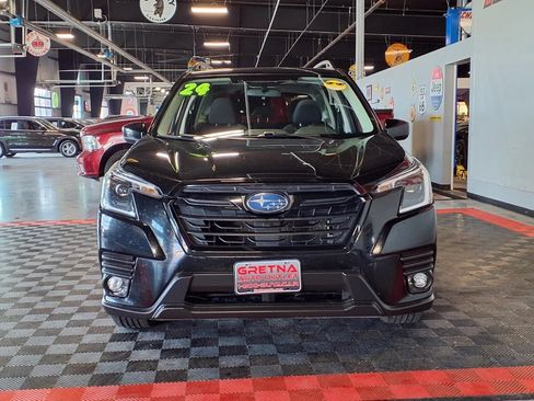Used 2024 Subaru Forester Premium AWD/4WD image 2