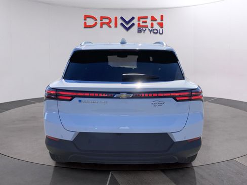 New 2026 Chevrolet Equinox EV LT image 4