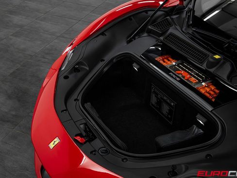 Used 2023 Ferrari SF90 Spider image 13