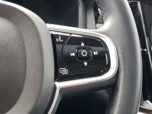 Certified 2023 Volvo S60 T8 Plus AWD/4WD image 22