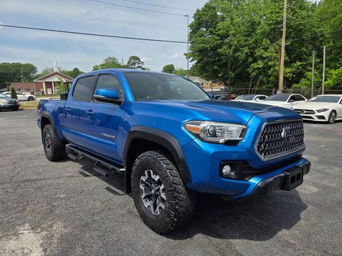 Used 2018 Toyota Tacoma TRD Off-Road w/ Technology Package AWD/4WD image 4