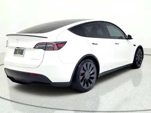 Used 2024 Tesla Model Y Performance AWD/4WD image 8