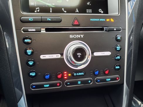 Used 2018 Ford Explorer Sport w/ Equipment Group 401A AWD/4WD image 23