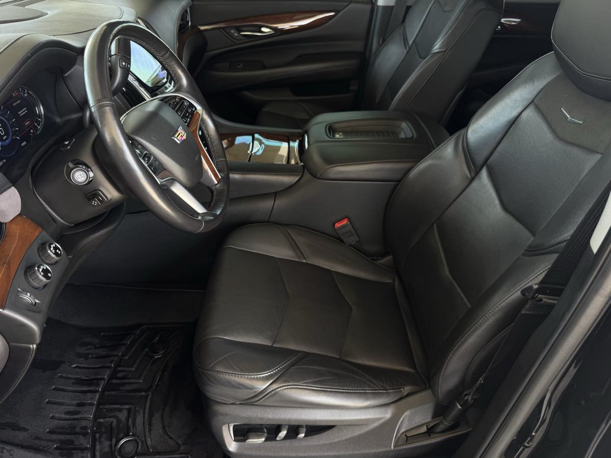 Used 2019 Cadillac Escalade ESV Premium Luxury AWD/4WD image 14
