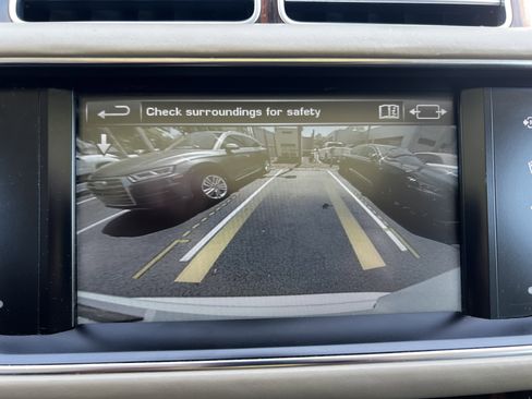 Used 2016 Land Rover Range Rover HSE image 26