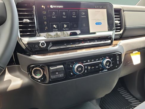 New 2025 GMC Sierra 1500 Elevation image 35